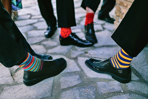 Χρωματιστες καλτσες για τον γαμπρο