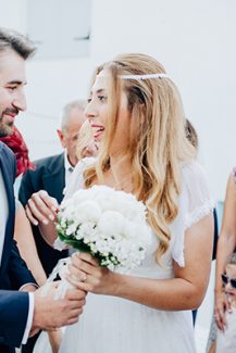 Λευκή νυφική ανθοδέσμη