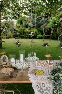 Ιδιαιτερος στολισμος δεξιωσης