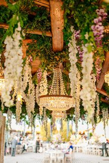 Παραμυθενιος στολισμος με ανθη Παραμυθενιος στολισμος με ανθη