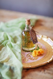 Μπομπονιέρα – μπουκαλάκι με ελαιόλαδο Μπομπονιέρα – μπουκαλάκι με ελαιόλαδο