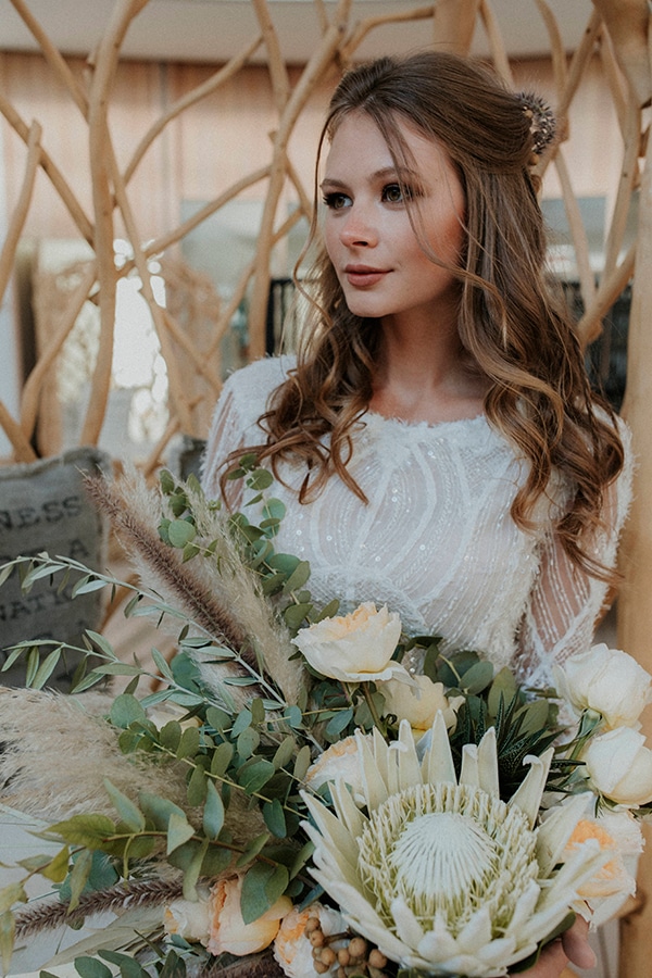 Ανάλαφρο νυφικό χτένισμα