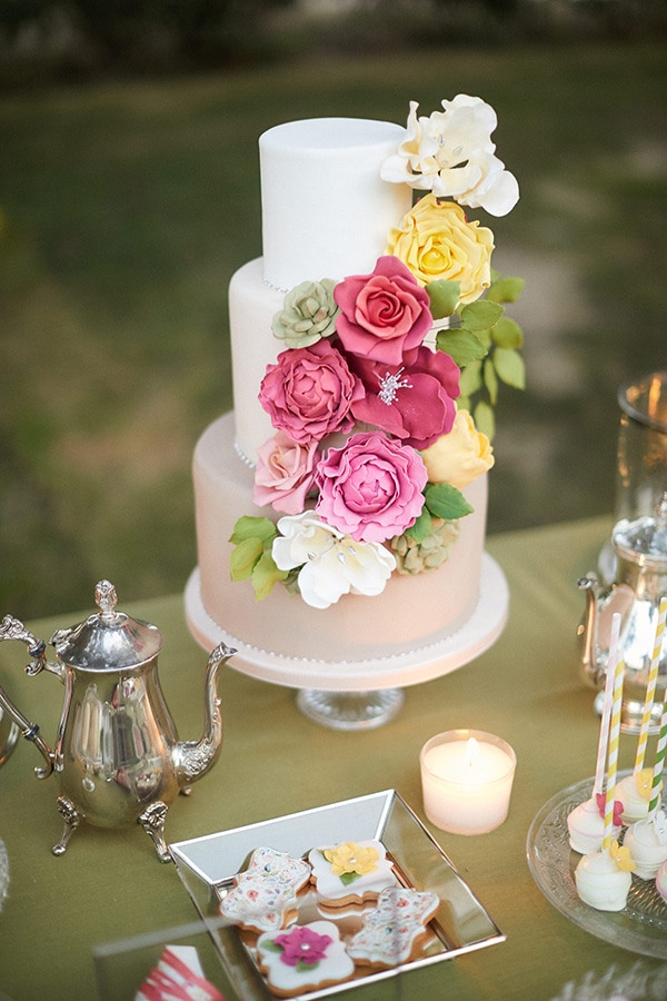 Colorful τουρτα γαμου