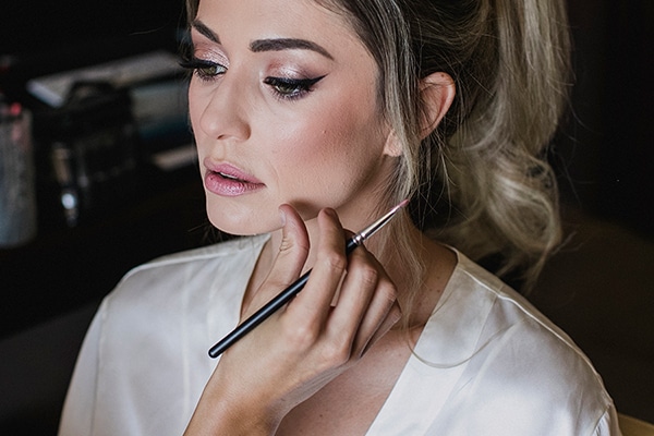 Νυφικο μακιγιαζ σε ροζ τονους