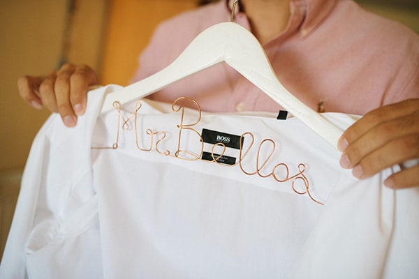 Νυφικη κρεμαστρα