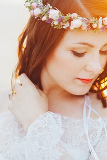 Νυφικο στεφανακι για τα μαλλια με λουλουδια