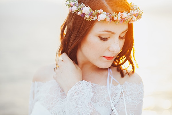Νυφικο στεφανακι για τα μαλλια με λουλουδια