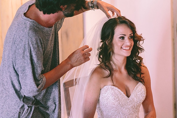 Νυφικό Χτένισμα με μπούκλες