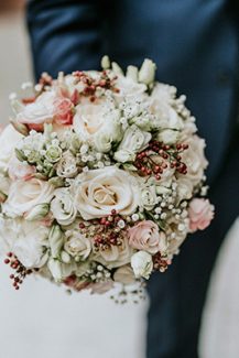 Ρομαντική ανθοδέσμη για νύφη Ρομαντική ανθοδέσμη για νύφη