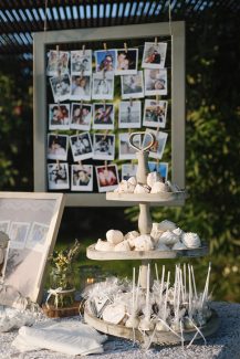 Ρομαντικη διακοσμηση στο χωρο της δεξιωσης Ρομαντικη διακοσμηση στο χωρο της δεξιωσης