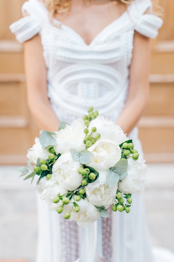 beautiful-bridal-bouquets-with-peonies-1.