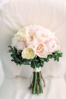 Νυφικό μπουκέτο σε απαλούς χρωματισμούς Νυφικό μπουκέτο σε απαλούς χρωματισμούς