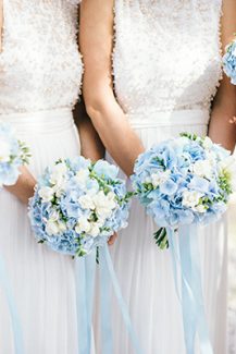 Ανθοδεσμες για τις παρανυμφες