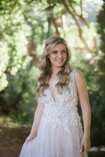 Mairi Mparola νυφικό φόρεμα με 3D δαντέλα