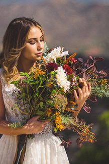 Ανθοδέσμη σε φθινοπωρινές chic αποχρώσεις