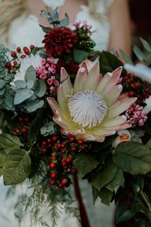 Νυφική ανθοδέσμη με βασιλική πρωτέα