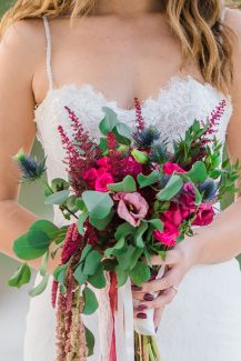 Πανέμορφη νυφική ανθοδέσμη