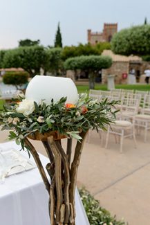 Στολισμός λαμπάδας σε θαλασσόξυλα με ελιά