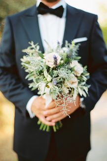 Chic ρομαντική νυφική ανθοδέσμη