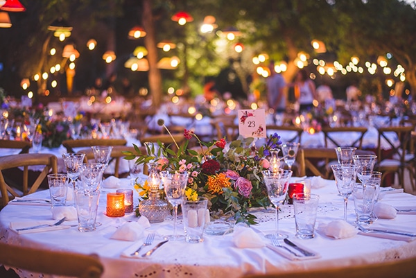 Πολυχρωμος στολισμος δεξιωσης