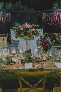 Στολισμος δεξιωσης με jewel tones