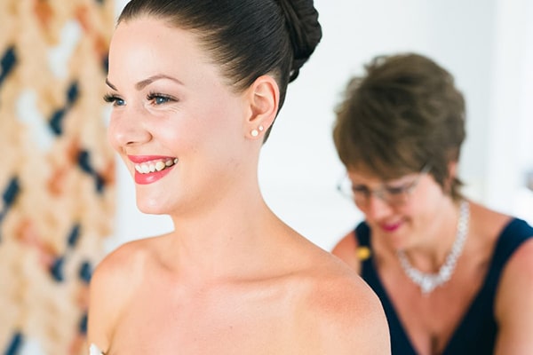 Λαμπερο νυφικο μακιγιαζ