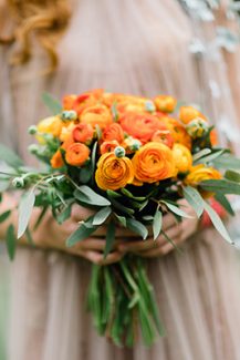 Νυφική ανθοδέσμη σε πορτοκαλί χρώμα Νυφική ανθοδέσμη σε πορτοκαλί χρώμα