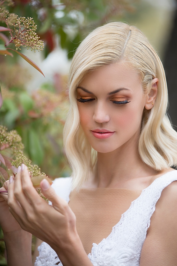 Νυφικό χτένισμα για μαλλιά μεσαίου μήκους