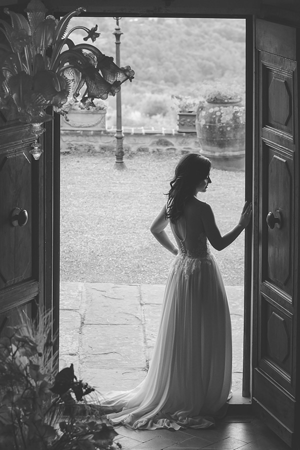 romantic-destination-wedding-italy-08x