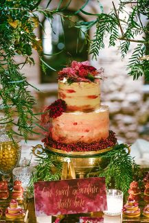 Παραμυθενια τουρτα γαμου