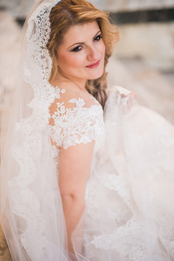 Μακρυ νυφικο πεπλο