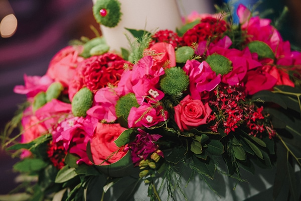 Στολισμος λαμπαδας γαμου με μπουκαμβιλιες