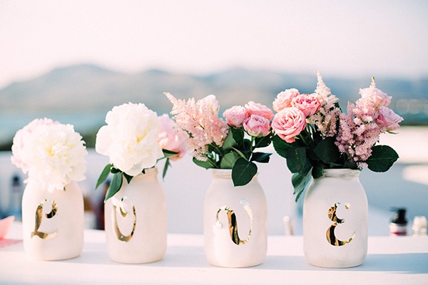 Διακοσμηση γαμου με βαζα λουλουδιων