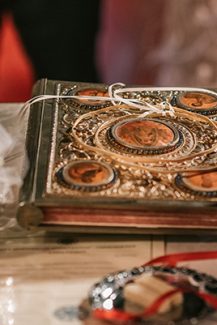 Ροζ χρυσα στεφανα γαμου