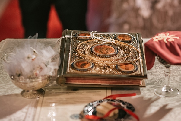 Ροζ χρυσα στεφανα γαμου