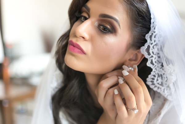 Μακιγιαζ νυφης με φουξια κοκκιναδι Μακιγιαζ νυφης με φουξια κοκκιναδι