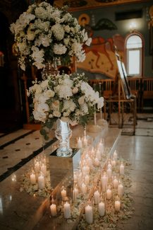 Luxurious στολισμος εκκλησιας γαμου