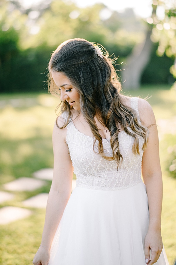 Μαλλιά νύφης σε αέρινες μπούκλες