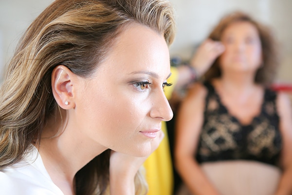 ELEGANT CHIC ΓΑΜΟΣ ΣΕ ΛΕΥΚΟΥΣ ΚΑΙ EARTHY GOLD ΤΟΝΟΥΣ Νυφικο μακιγιαζ σε γηινες αποχρωσεις ELEGANT CHIC ΓΑΜΟΣ ΣΕ ΛΕΥΚΟΥΣ ΚΑΙ EARTHY GOLD ΤΟΝΟΥΣ Νυφικο μακιγιαζ σε γηινες αποχρωσεις