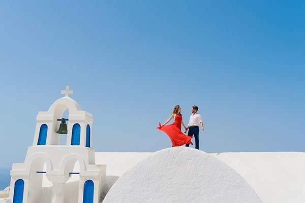 intimate-wedding-minimal-details-santorini_03