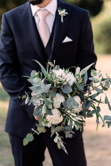 Ασυμμέτρη νυφική ανθοδέσμη