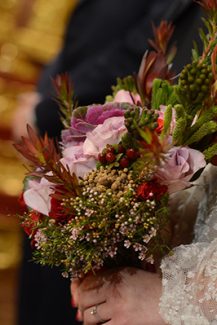 Όμορφη νυφική ανθοδέσμη