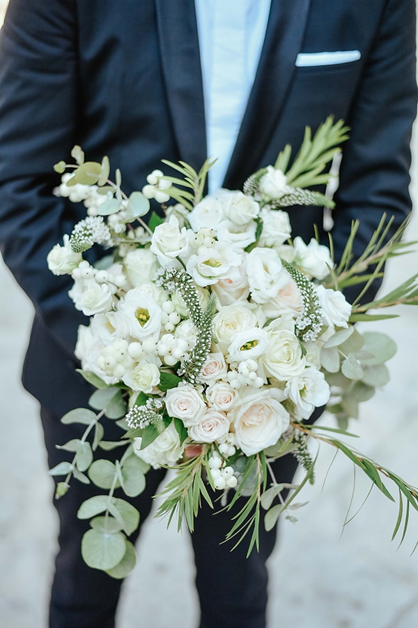 Όμορφη νυφική ανθοδέσμη Όμορφη νυφική ανθοδέσμη