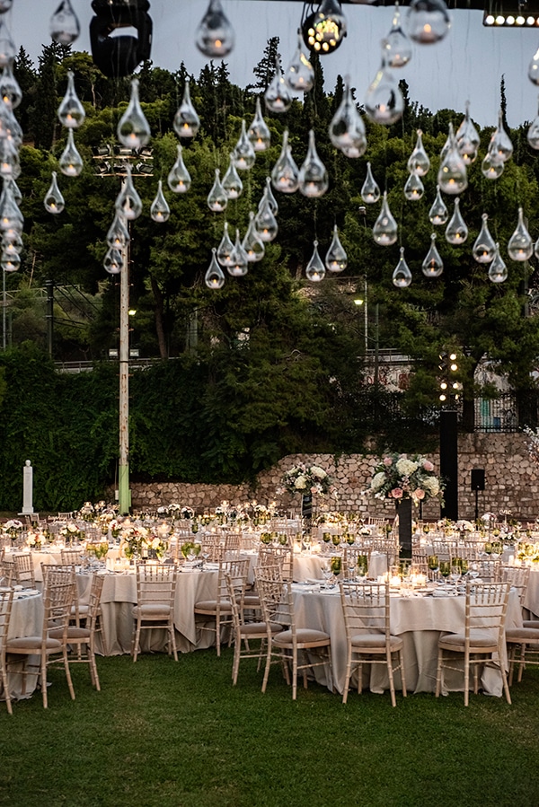 Πρωτοτυπη ιδεα για φωτισμο χωρου δεξιωσης