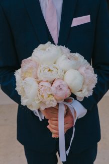 Νυφική ανθοδέσμη με παιώνιες Νυφική ανθοδέσμη με παιώνιες