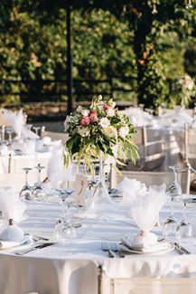 Ομορφη διακοσμηση τραπεζιου