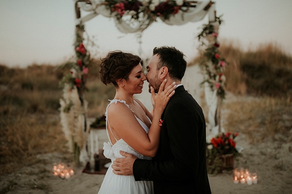 Καλοκαιρινός γάμος με rustic λεπτομέρειες | Τζένη & Κώστας