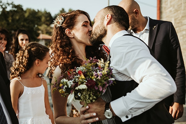 Παραδοσιακός γάμος με rustic λεπτομέρειες