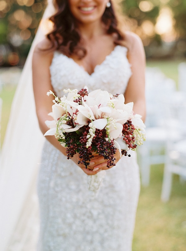 Πανέμορφη νυφική ανθοδέσμη