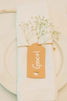 Ομορφο table scape σε λευκο χρωμα